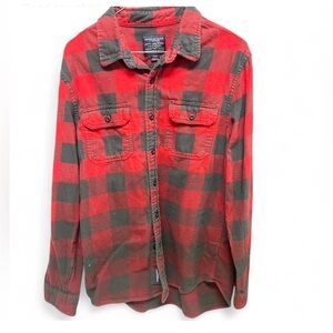 American Eagle Outfitters Red and Black Plaid Men's Shirt